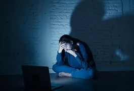 Homem é preso por divulgar fotos e vídeos íntimos da ex-companheira e da ex-cunhada para se vingar em Maceió