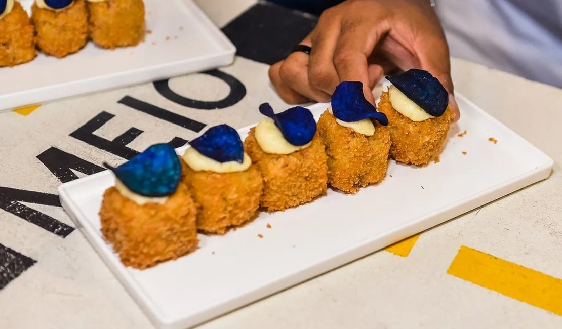 Tema de samba enredo da Beija-flor, Maceió inspira prato em bar tradicional do Rio de Janeiro