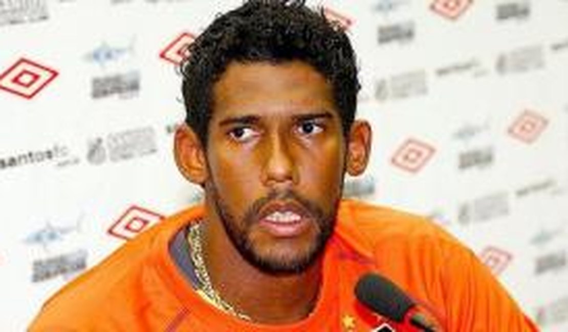 Com pulmões atingidos, ex-goleiro do Santos é internado com covid na UTI
