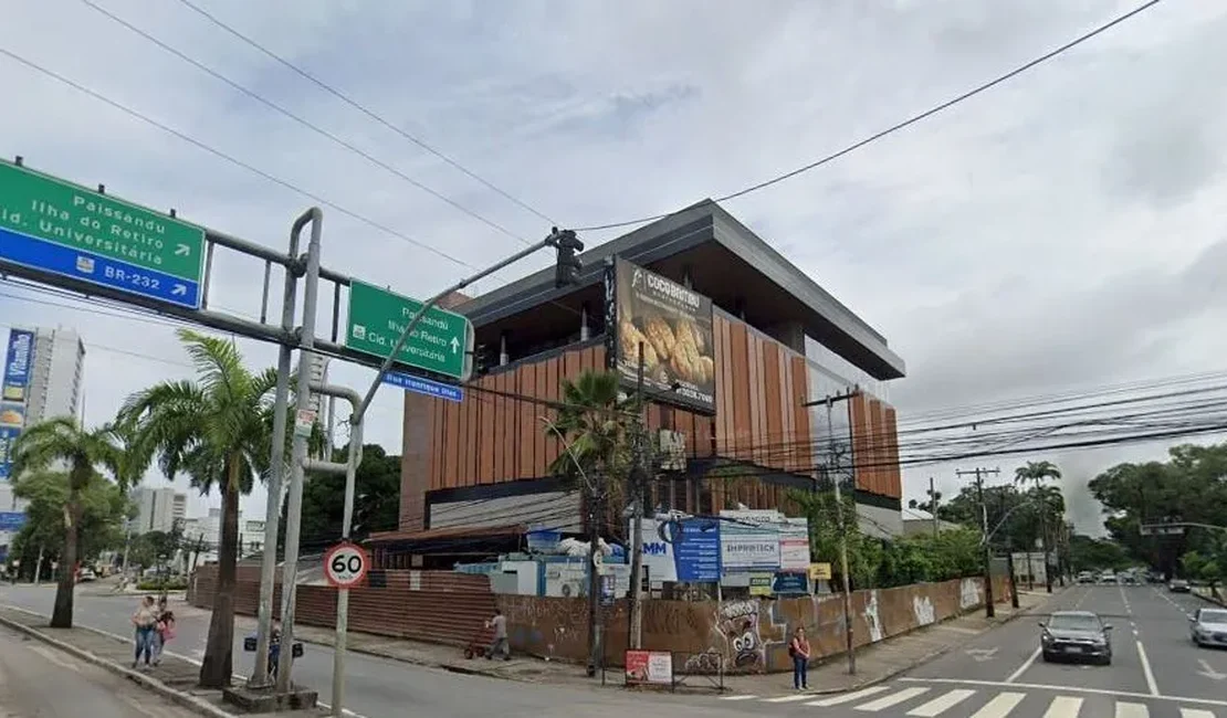 Vigilante é morto na entrada de restaurante em Recife momentos após saír do trabalho