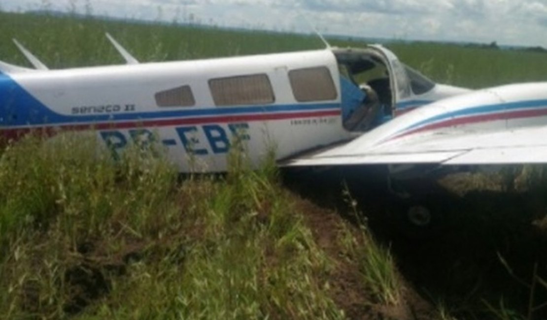 Aeronave com 500 kg de cocaína é interceptada pela FAB e faz pouso forçado em MT