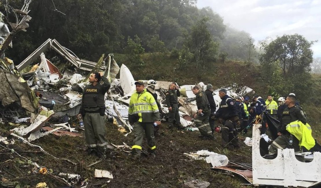 Voo da Chapecoense tinha excesso de peso e plano de voo irregular, dizem autoridades