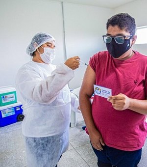 Vacinação contra a Covid-19 será direcionada para três Centros de Saúde a partir de 16 de novembro