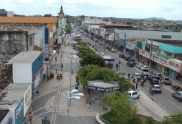 Bandidos assaltam e furtam residências em Arapiraca