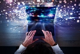 Internet completa 50 anos cercada de polêmicas