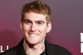Modelo Presley Gerber, filho de Cindy Crawford, morre aos 27 anos
