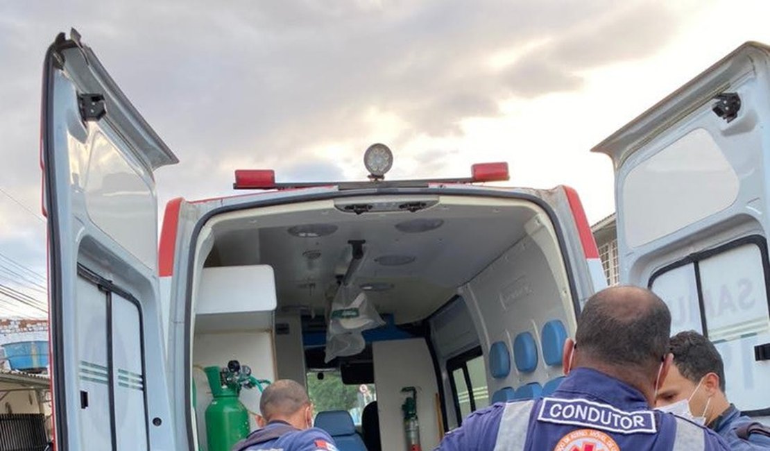 Motociclista perde controle da direção e morre após bater em meio-fio, no interior de AL