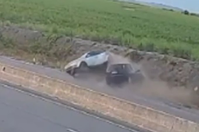 Câmera de segurança registra colisão que resultou na morte de um homem na AL-220, em Campo Alegre