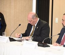 Tonholo toma posse em Brasília como novo reitor da Ufal