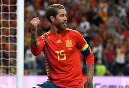 Sergio Ramos, zagueiro do PSG, anuncia aposentadoria da seleção espanhola e critica técnico