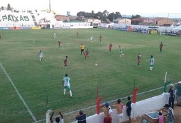 Coruripe vence fora de casa e dá passo rumo à semifinal