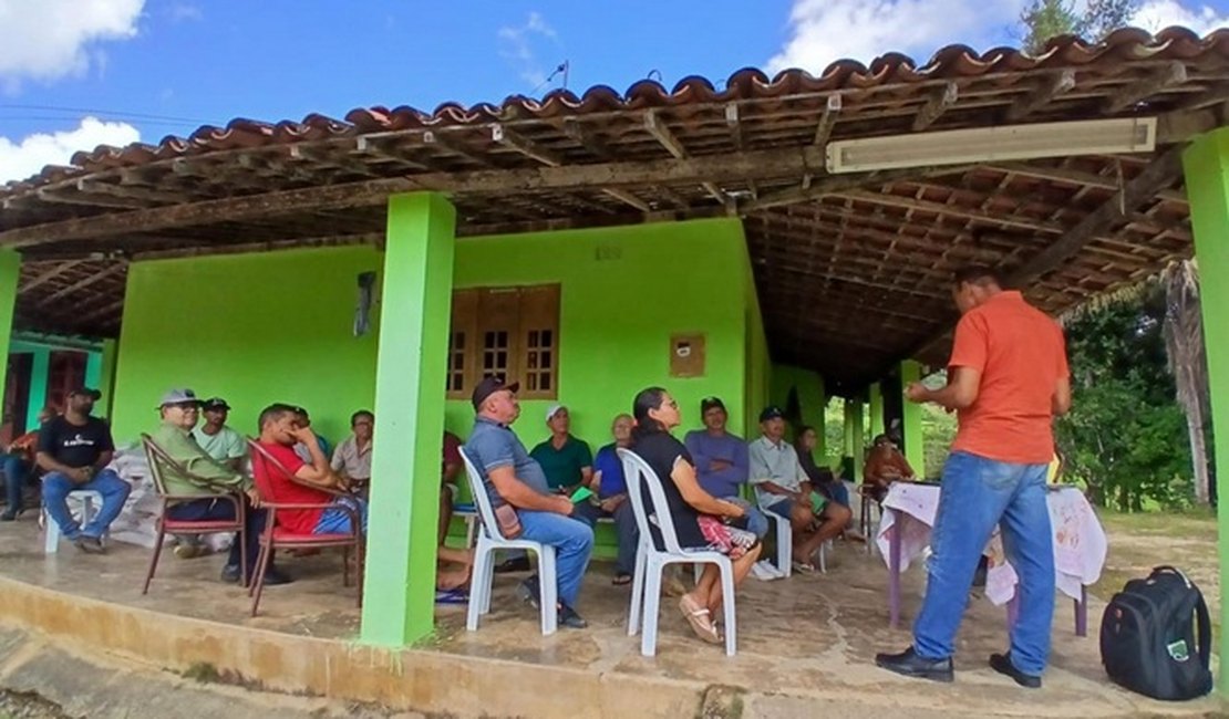 Adeal promove ação de educação sanitária com produtores rurais