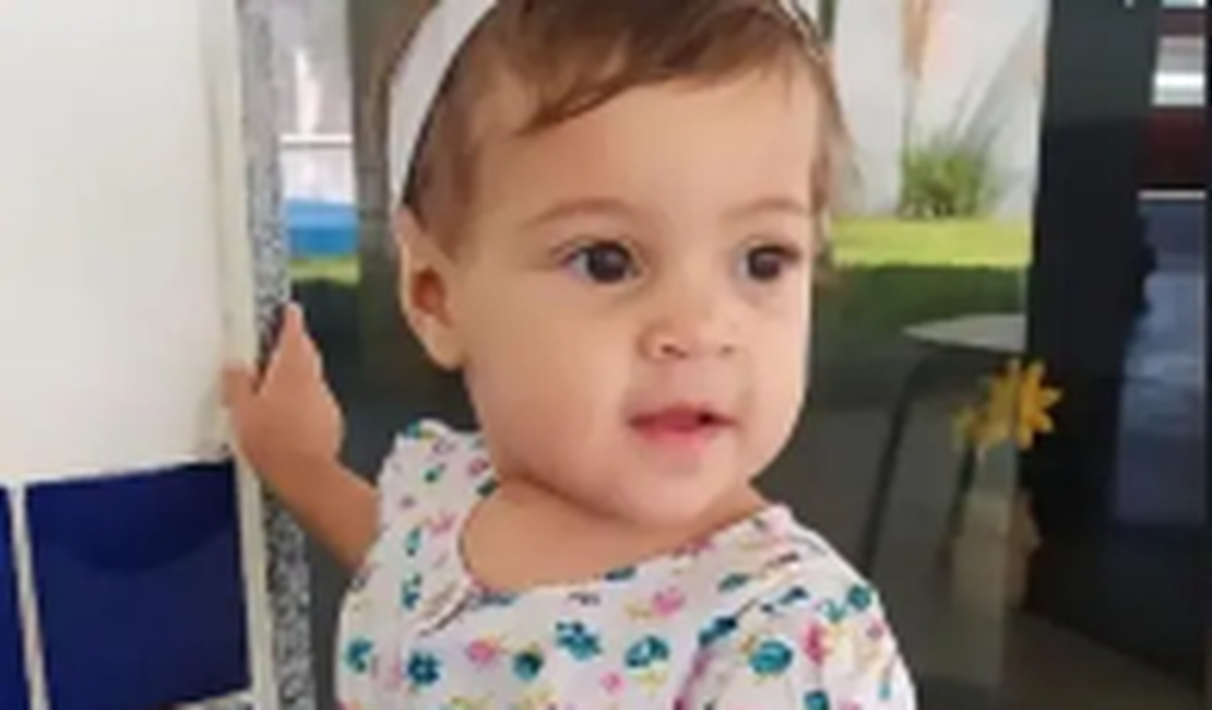 Bebê de 1 ano morre após cair em balde e se afogar