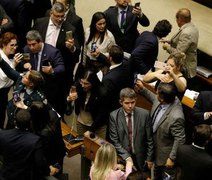 Twitter restringe alcance de tuítes 'abusivos' publicados por políticos