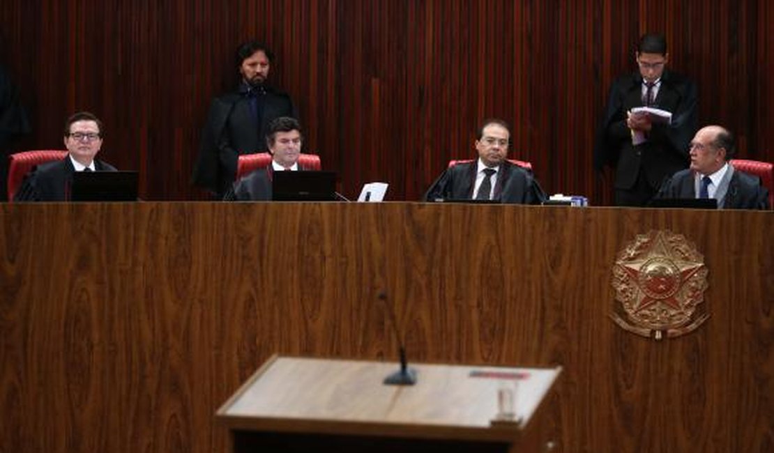 TSE rejeita mais uma questão preliminar; julgamento será retomado amanhã às 9h