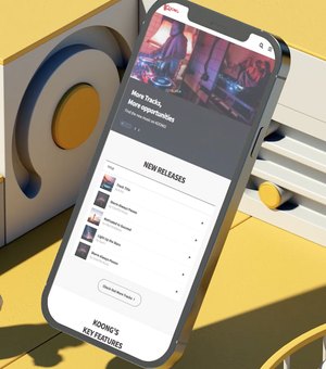 A primeira plataforma de autocarga de música do mundo KOONG  abre  seu  serviço  oficial  em  todo  o  mundo