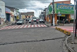 SMTT interdita rua do Centro para obras de nivelamento de calhas