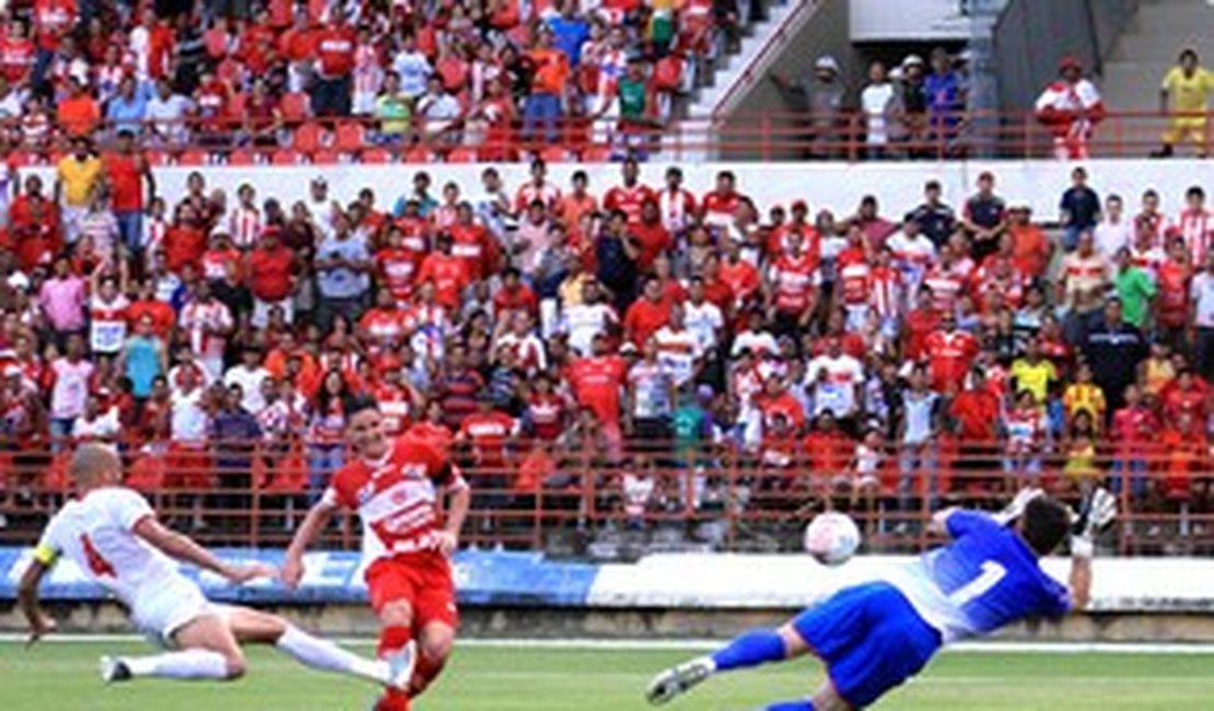 Sem dificuldades, CRB derrota o lanterna Rio Branco e sobe na tabela