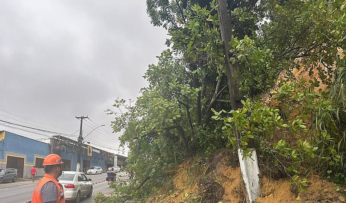 Defesa Civil de Maceió registrou mais de 40 deslizamentos de barreira entre sexta e hoje