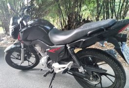 Ação conjunta recupera moto roubada por dupla armada em Cajueiro