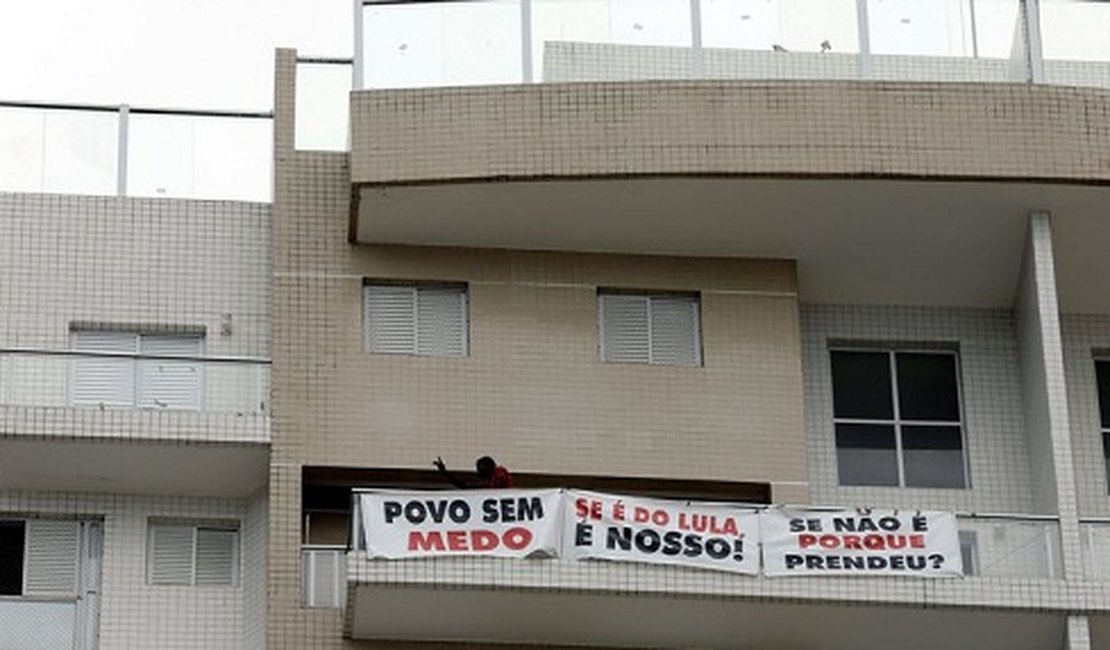 Comprador arremata triplex atribuído a Lula por R$ 2,2 milhões