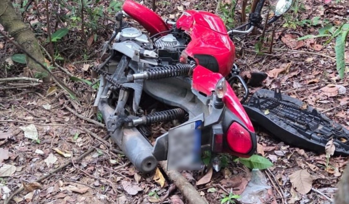 Agentes de proximidade do Ronda no Bairro recuperam moto roubada e socorrem vítima de acidente de trânsito