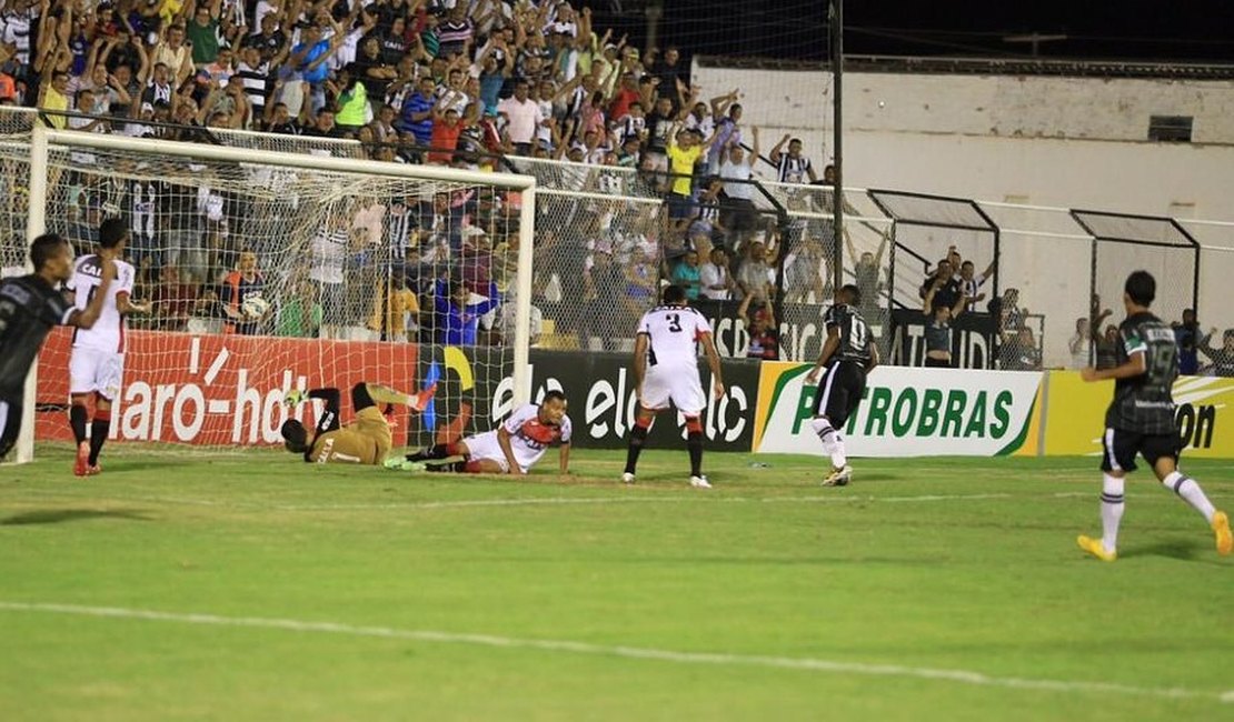 Jogadores se preparam para o segundo jogo contra o Vitória-BA