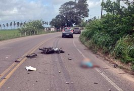 Motociclista morre ao ser atingido por caminhão na AL-105, em Penedo