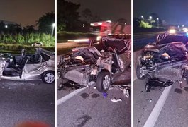 Três pessoas morrem após carro invadir pista contrária na Dutra e bater de frente com outro carro, em São José dos Campos