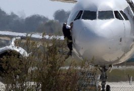 Após sete horas de negociação, sequestro de aeronave termina no Chipre