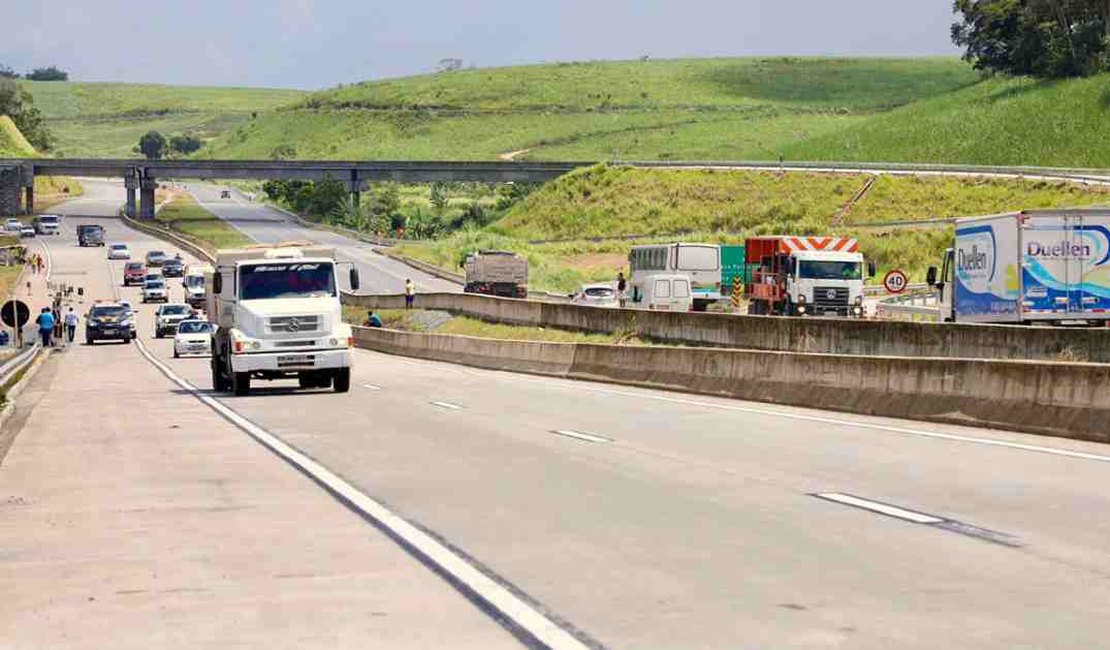Jovem de 24 anos é morto com golpes de faca embaixo de viaduto em cidade alagoana