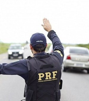 Homem é preso por transportar filho de cinco anos sem capacete em motocicleta