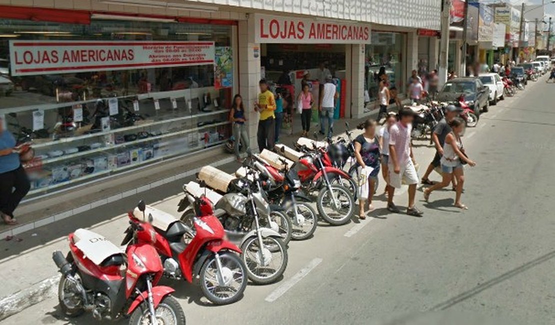 Seguranças flagram jovens furtando nas Lojas Americanas em Arapiraca