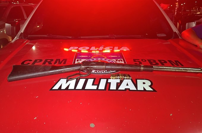 Força Tática do 5º Batalhão apreende rifle e munições no Benedito Bentes