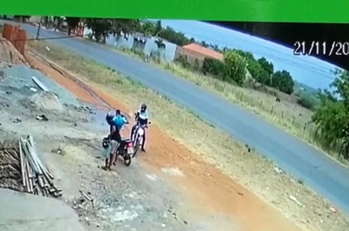 Dupla rouba motocicleta em serraria na zona rural de Arapiraca