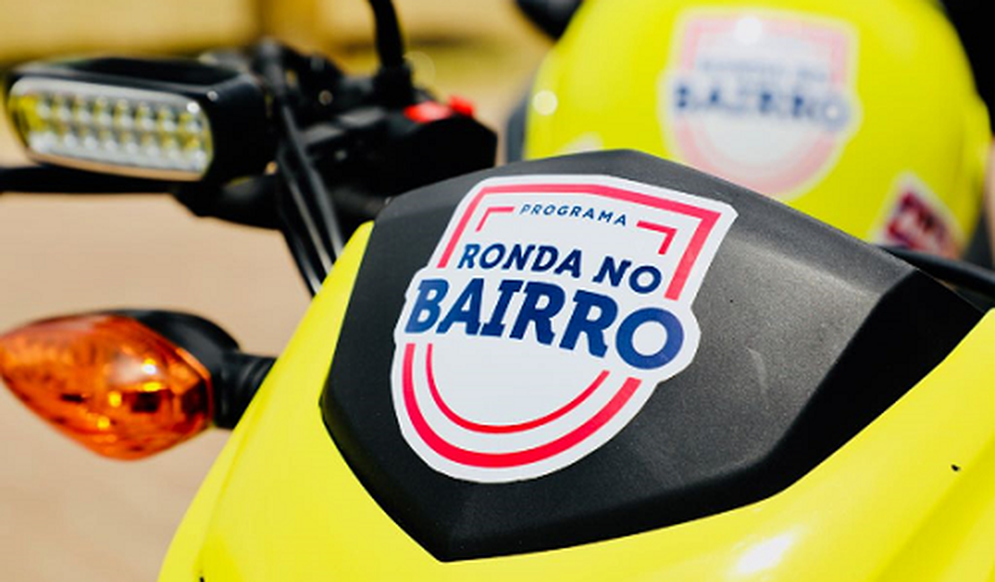 Adolescente esfaqueia própria mãe com ajuda de companheiro, em Maceió