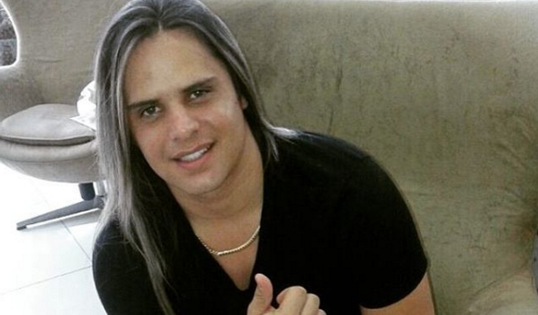 Ex- cantor de Calcinha Preta sofre acidente quando viajava para Maceió