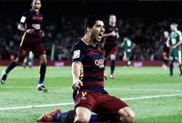 Suárez marca hat-trick e comanda vitória do Barcelona diante do Eibar