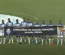 Menino Rhaniel é homenageado no Rei Pelé durante partida do CSA e CRB