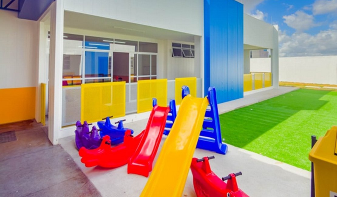 Prefeito Luciano Barbosa homenageia Dona Helena Tereza dos Santos com inauguração do CEI do bairro Santa Edwiges