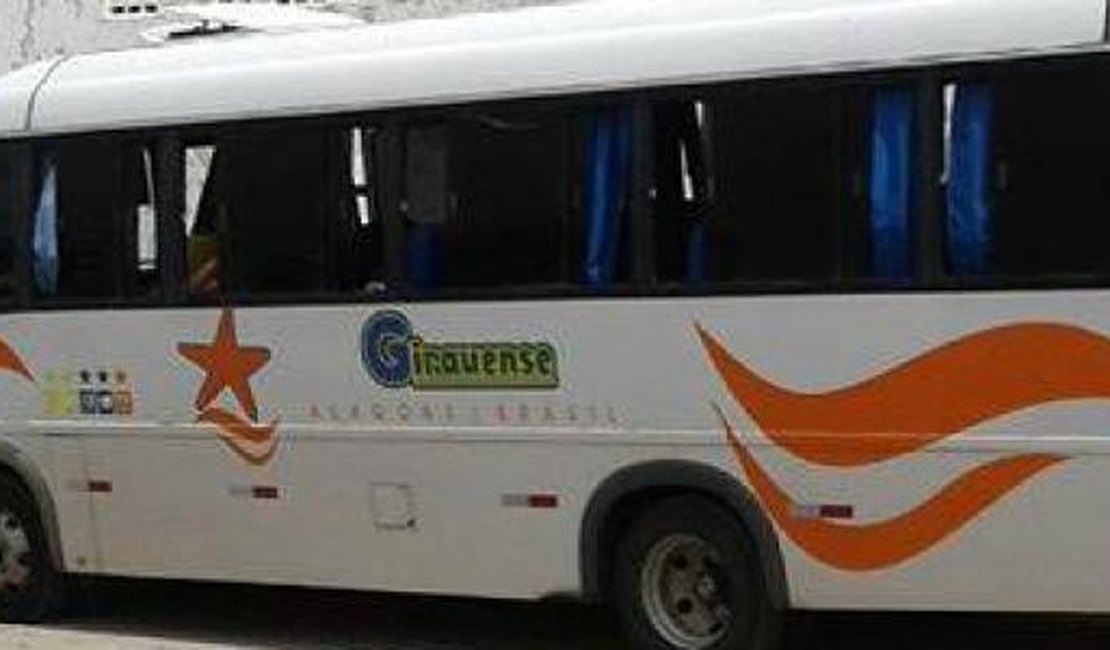 Homens armados assaltam coletivo no Agreste alagoano