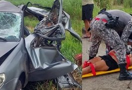 Acidente entre carro e caminhão deixa gestante e homem gravemente feridos em rodovia alagoana