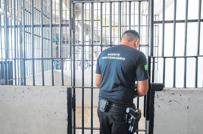 Policiais penais são investigados por desviar peças íntimas fabricadas por detentos em presídio no CE