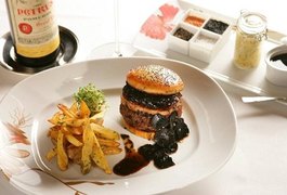 Você teria coragem de comer um hambúrguer de R$ 17 mil?