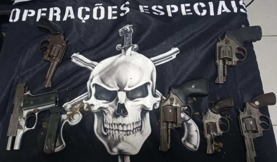 PM apreende seis armas de fogo em festa com apologia à facção criminosa, em Alagoas