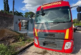 VÍDEO. Incêndio atinge residência no bairro Itapuã, em Arapiraca