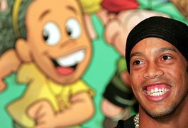 Ronaldinho cogita se candidatar ao senado nas próximas eleições, diz colunista