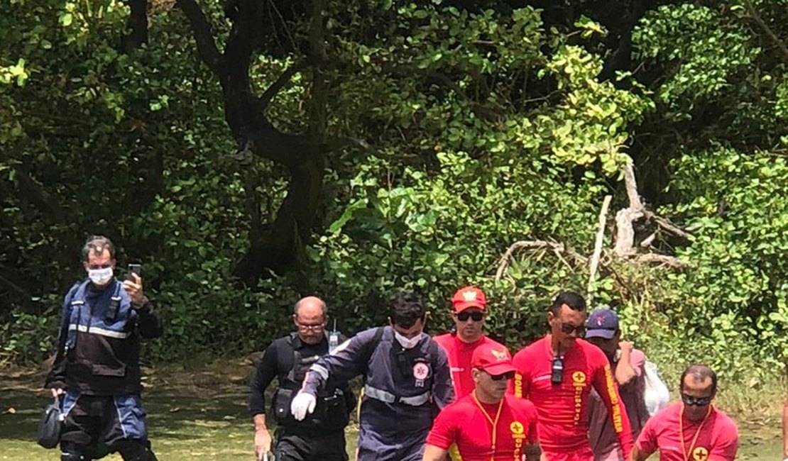 Polícia investiga se mulher achada em mangue foi vítima de estupro