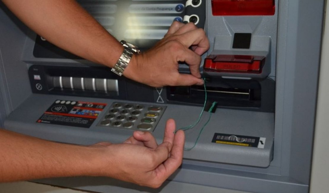 Vigilante frustra ‘pescaria de envelopes’ em caixas eletrônicos de Teotônio Vilela