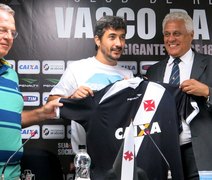 Douglas é apresentado no Vasco e diz: ‘Sempre fui Camisa 10.’